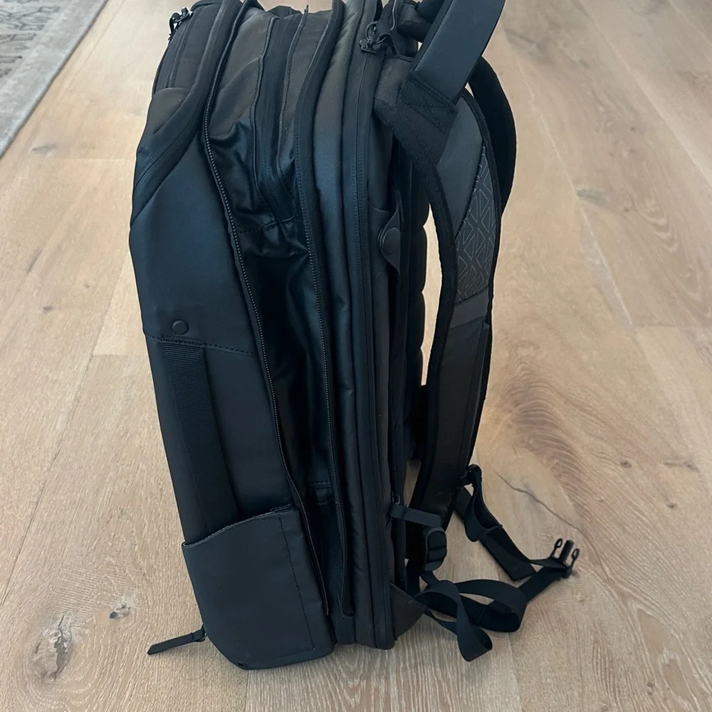 Nomatic Black Men's Travel Pack Backpack 20L Tech Techie Carry-On - Picture 3 of 10